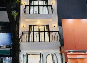 Bán nhà mặt tiền Văn Cao, Quận Tân Phú, 3.6x3.6m, 2 lầu, 3.35 tỷ